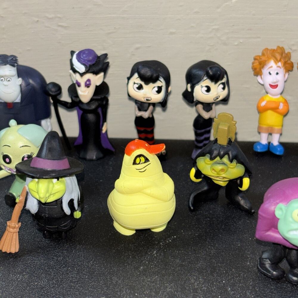 19pc Hotel Transylvania Mini Cartoon Figures Collectible 18 Different - Picture 4 of 7